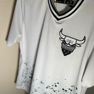 Teen /Men’s bulls number 23 authentic jersey black and white-medium